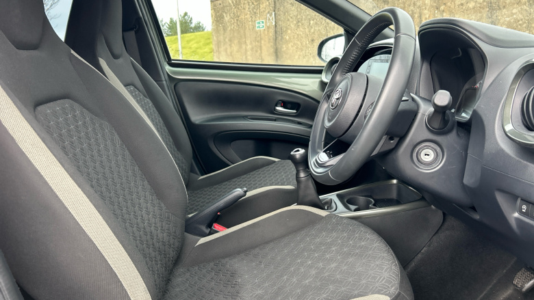 Toyota Aygo X 1.0 VVT-i Edge 5dr Petrol Hatchback